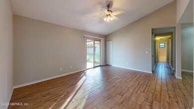 8336 Spicewood Dr in Jacksonville, FL - Building Photo - Building Photo