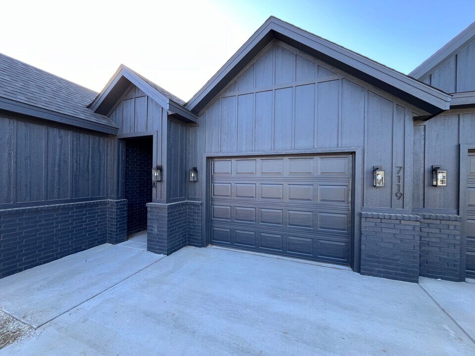 7119 22nd St in Lubbock, TX - Building Photo