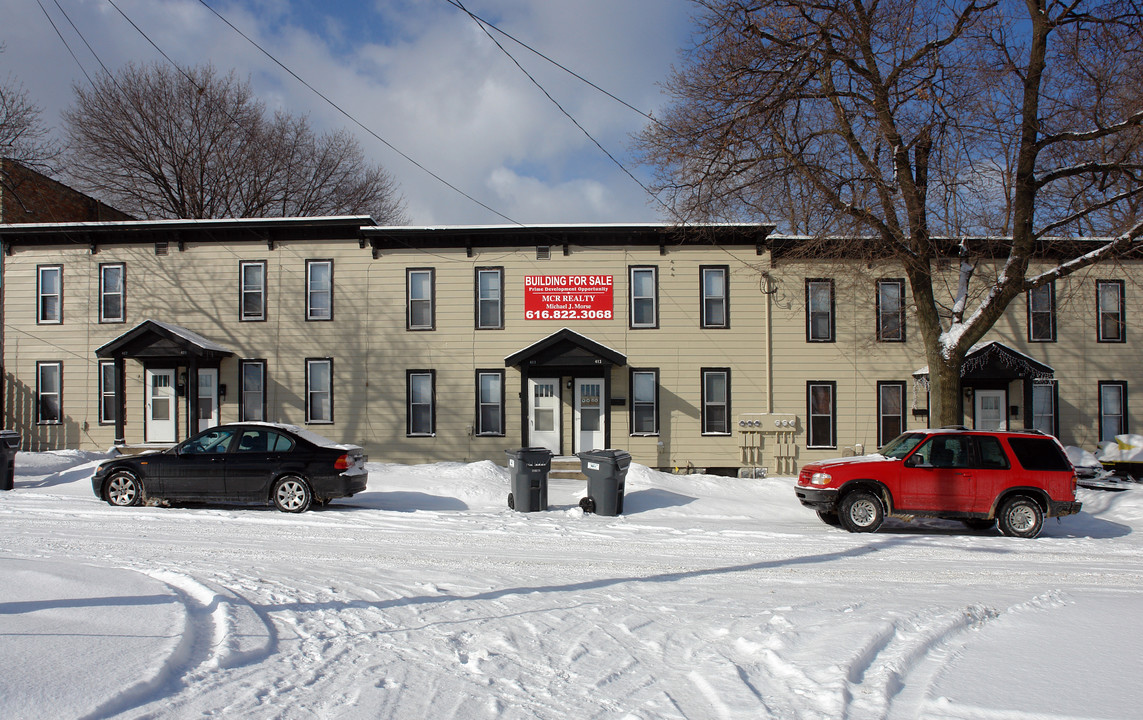 407 Sinclair Ave NE in Grand Rapids, MI - Foto de edificio