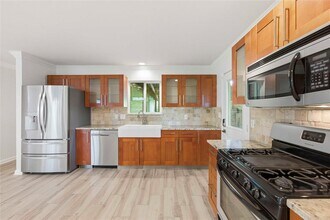 117 La Vista St in Austin, TX - Building Photo - Building Photo