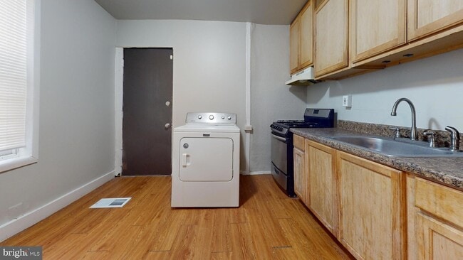 235 E Phil Ellena St in Philadelphia, PA - Building Photo - Building Photo
