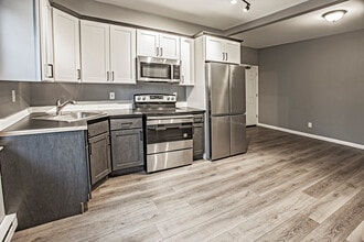 100 W Broad St in Paulsboro, NJ - Building Photo - Building Photo