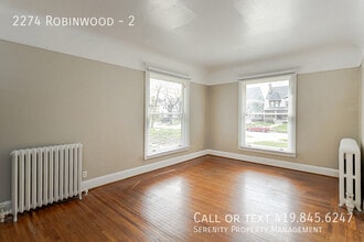 2274 Robinwood Ave in Toledo, OH - Building Photo - Building Photo
