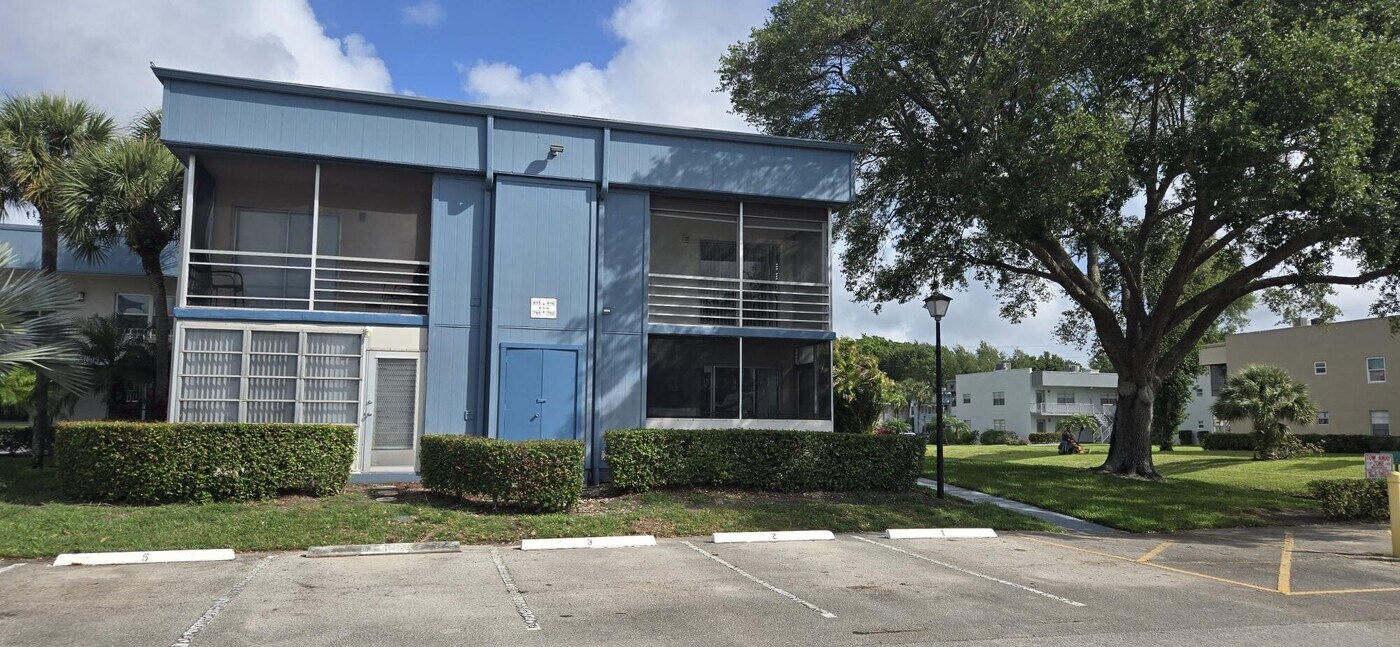 791 Normandy Trail in Delray Beach, FL - Building Photo