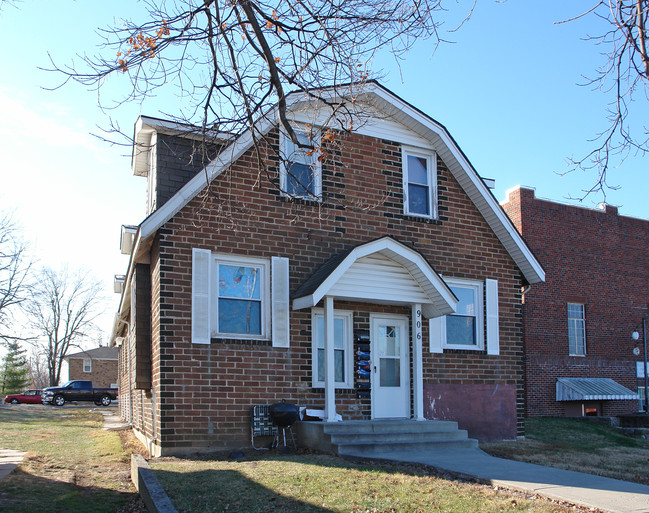 906 W Main St in Blue Springs, MO - Building Photo - Building Photo