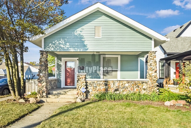 property at 1230 Villa Ave