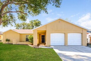 7220 Bromley Dr in New Port Richey, FL - Building Photo