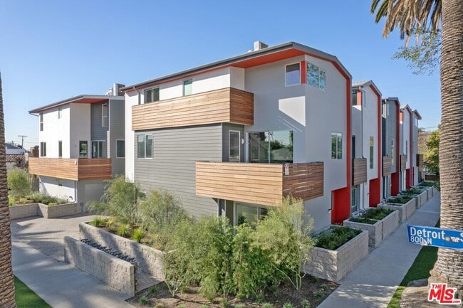857 N Detroit St in West Hollywood, CA - Building Photo - Building Photo