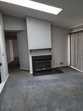 27 Townsend Ct in Franklin Township, NJ - Building Photo - Building Photo