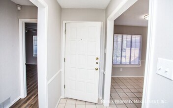 3401 Essex Ave, Unit 3003-04 in Lubbock, TX - Building Photo - Building Photo