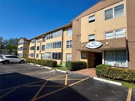 160 Royal Palm Rd in Hialeah Gardens, FL - Building Photo