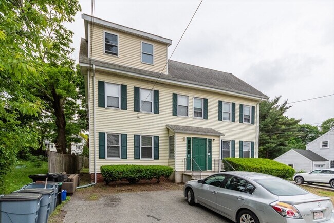 21 Spring St in Stoneham, MA - Building Photo - Building Photo