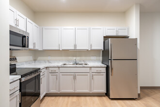 Cathedral Arts Apartments in Detroit, MI - Building Photo - Interior Photo