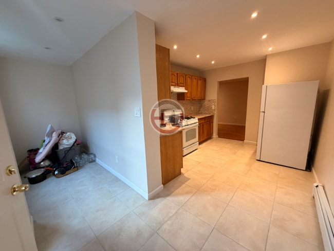 2320A Powell Ave in Bronx, NY - Building Photo - Building Photo