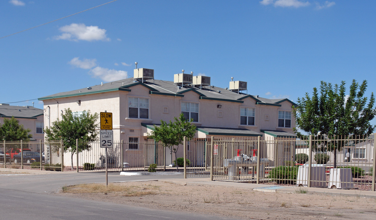 Mission Pass Apartments in El Paso, TX - Foto de edificio