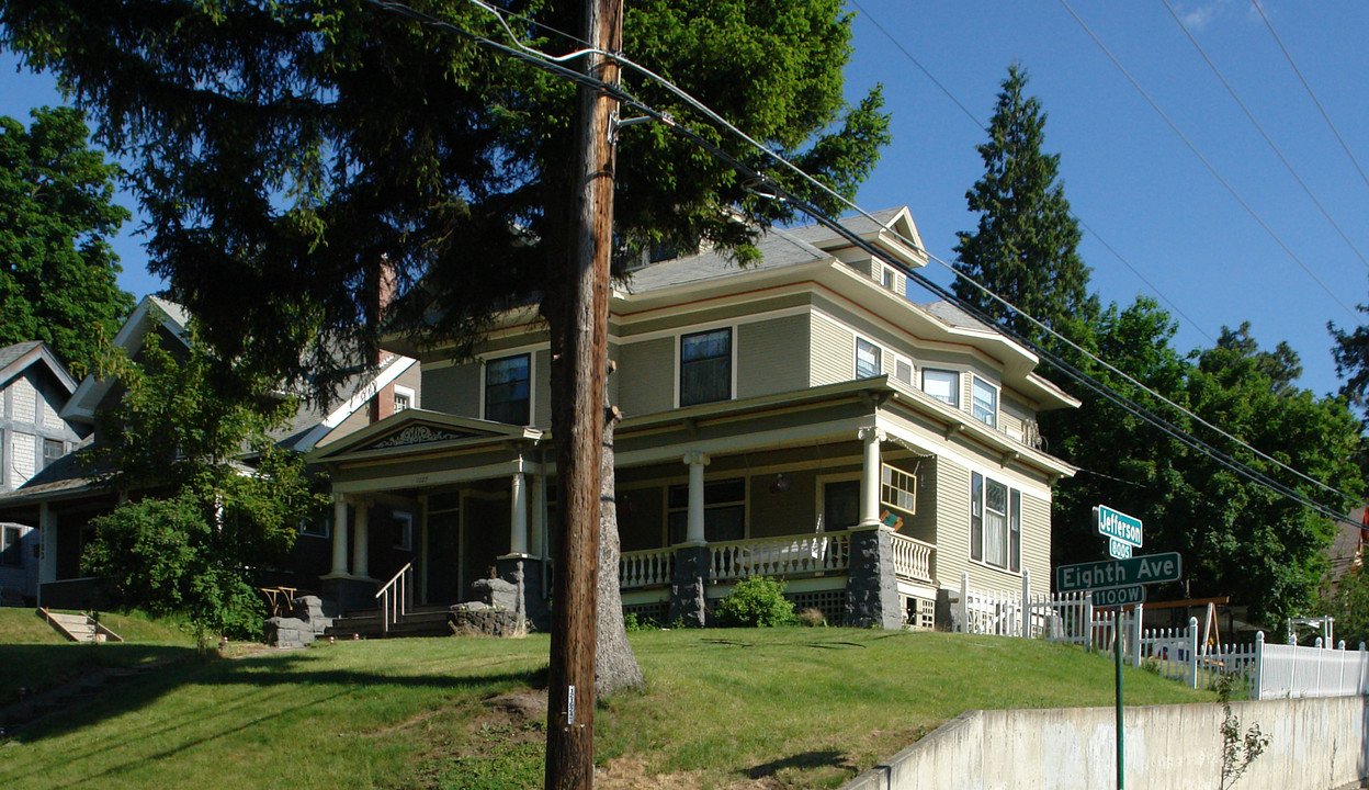 1127 W 8th Ave in Spokane, WA - Foto de edificio