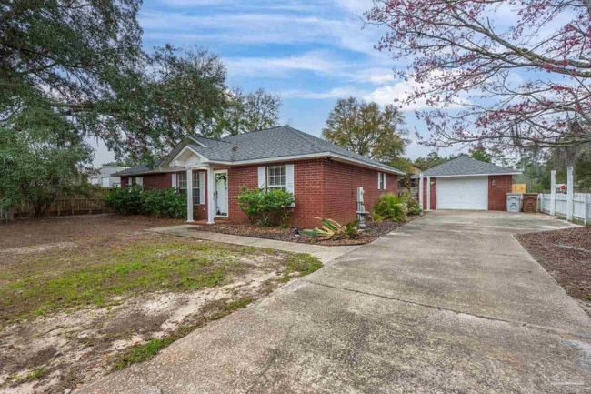 3159 Hickory St in Navarre, FL - Foto de edificio - Building Photo