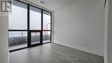 2 Erskine Rd in Mississauga, ON - Building Photo - Building Photo