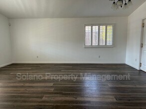 542 Fiesta Ct in Fairfield, CA - Building Photo - Building Photo