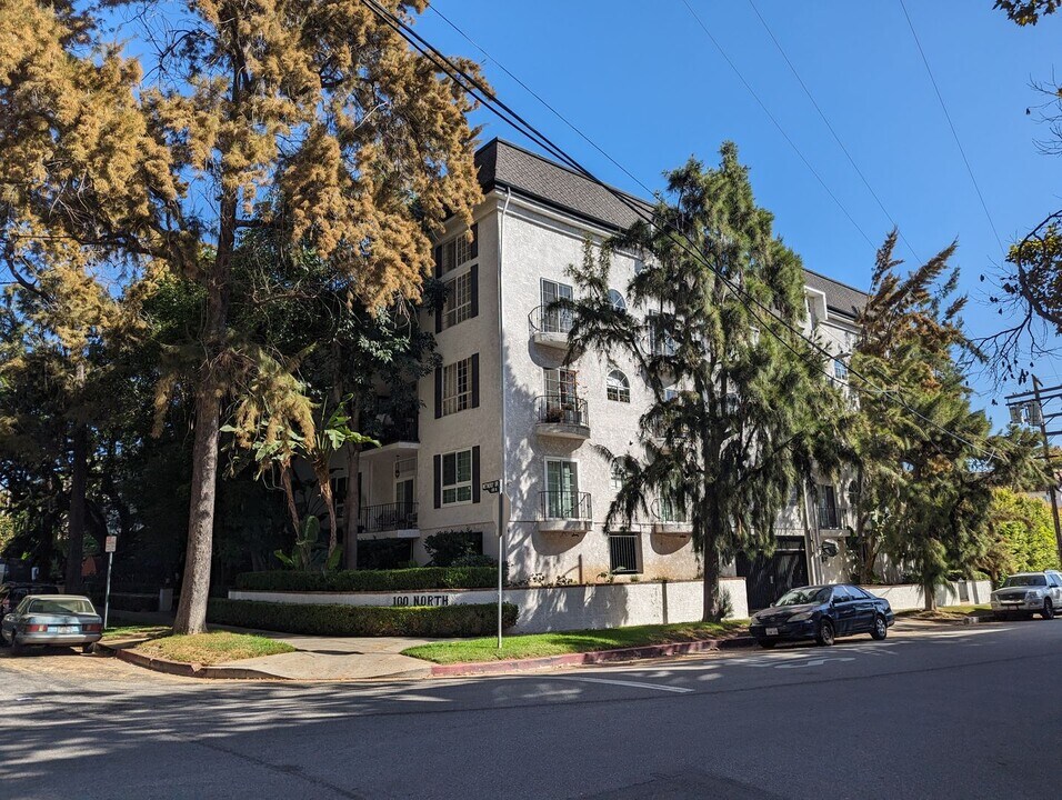 100 N Wetherly Dr in Los Angeles, CA - Building Photo