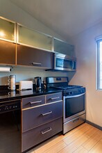 1466 S Canfield Ave, Unit 4 in Los Angeles, CA - Foto de edificio - Building Photo