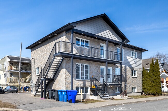 69 Berri St