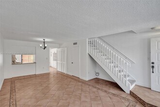 7811 SW 102nd Ln in Miami, FL - Building Photo - Building Photo