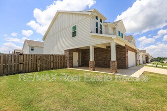 2011 Wildflower Dr in Centerton, AR - Building Photo - Building Photo