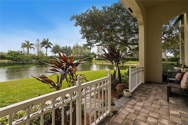 4023 Cascada Cir in Hollywood, FL - Building Photo - Building Photo