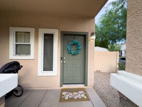 1397 S Longspur Ln in Gilbert, AZ - Building Photo - Building Photo