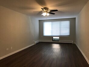 2600 W Logan Blvd in Chicago, IL - Building Photo - Building Photo
