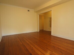 2647 N Sawyer Ave in Chicago, IL - Building Photo - Building Photo