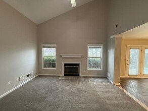 568 Wellington Gardens Dr in Lexington, KY - Building Photo - Building Photo