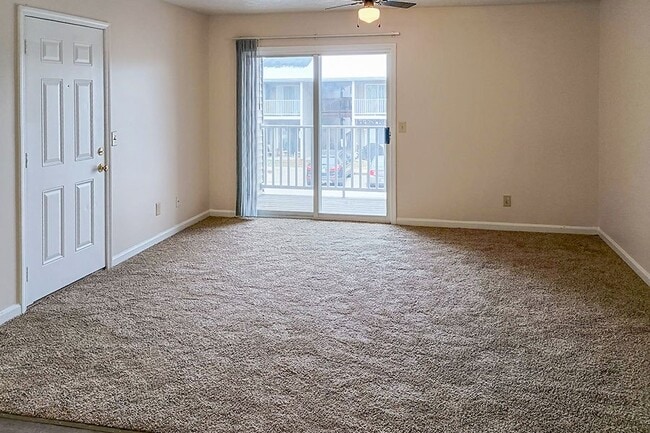 CAMBRIDGE POINTE in Henderson, KY - Building Photo - Building Photo