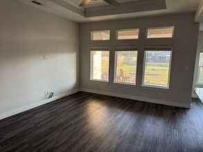 307 Blue Jay Loop in Victoria, TX - Building Photo - Building Photo