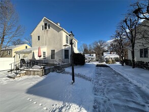 197 Johnson Rd in Scarsdale, NY - Building Photo - Building Photo