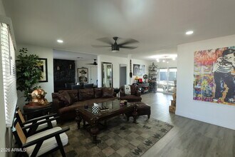 1011 W Elna Rae St in Tempe, AZ - Building Photo - Building Photo