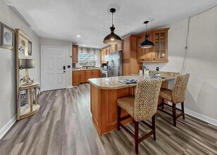 1028 Apollo Beach Blvd, Unit 204 in Apollo Beach, FL - Foto de edificio - Building Photo