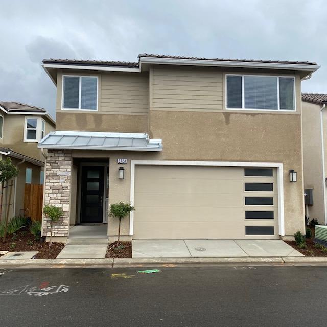2723 Commonwood Way in Clovis, CA - Building Photo