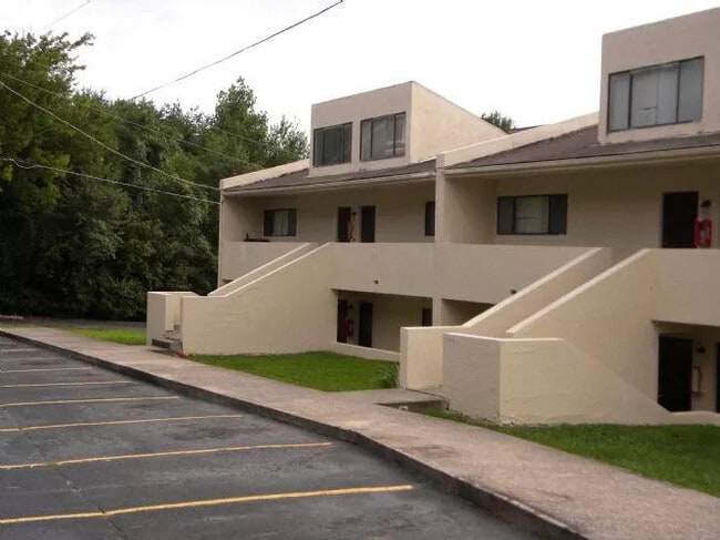 College Grove in Rockwood, TN - Foto de edificio - Building Photo