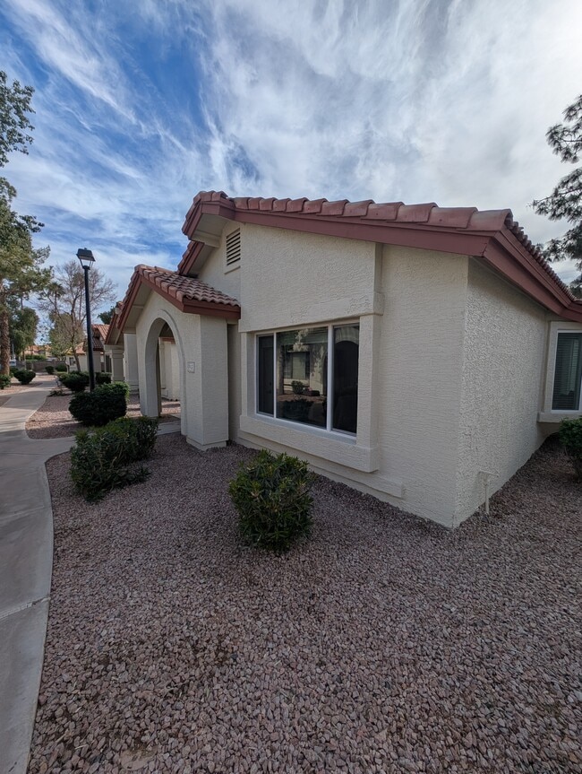 property at 1120 N Val Vista Dr