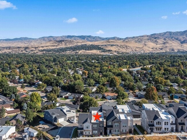 property at 1251 E Echelon Rdg Ln