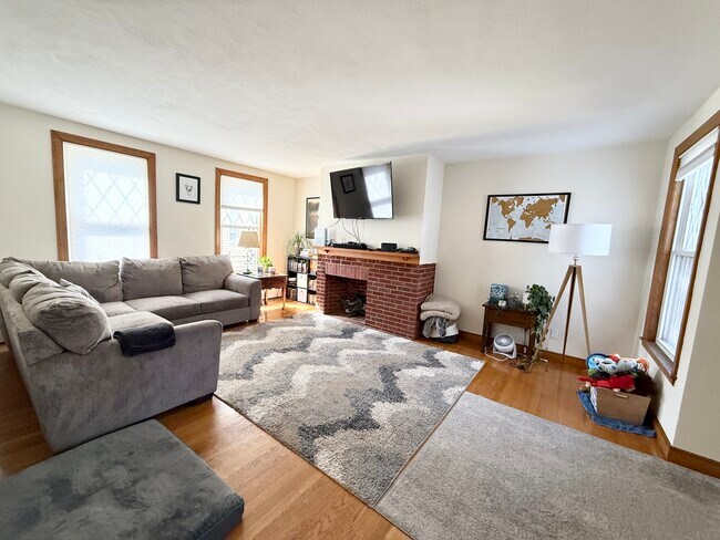 920 E 4th St, Unit 1 in Boston, MA - Building Photo - Building Photo