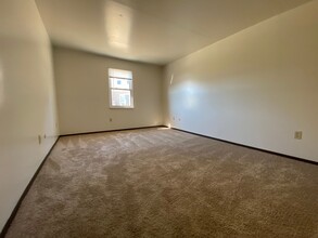 509 Bellwood Dr in West View, PA - Building Photo - Building Photo