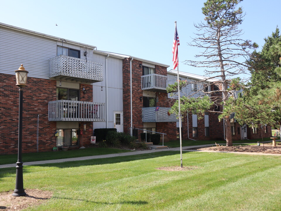 Hunter Woods Apartments in Lapeer, MI - Foto de edificio