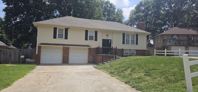 809 NE 74th St in Kansas City, MO - Building Photo - Building Photo