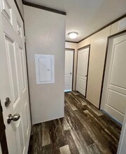 6599 N Hampshire Dr in Holly, MI - Foto de edificio - Building Photo