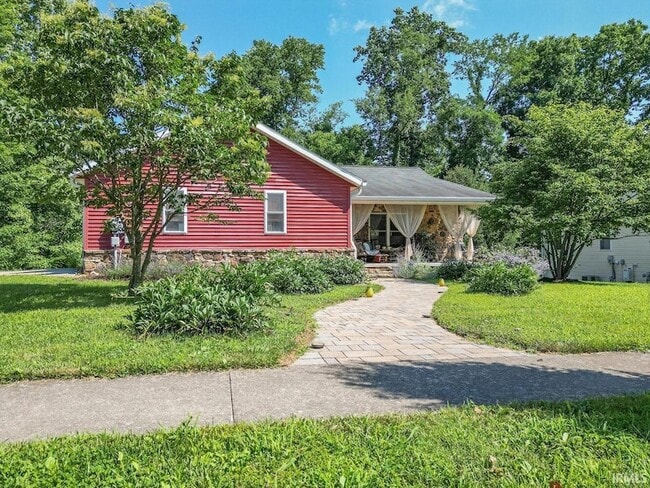 1106 W Countryside Ln in Bloomington, IN - Foto de edificio - Building Photo