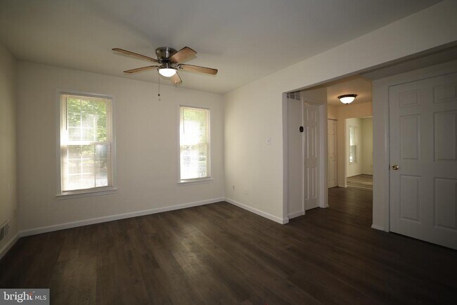 2400 Ansdel Ct in Reston, VA - Building Photo - Building Photo