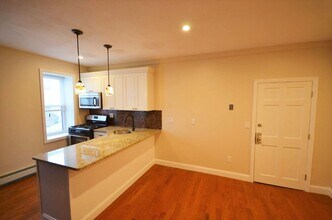 349 Sumner St, Unit 1 in Boston, MA - Foto de edificio - Building Photo